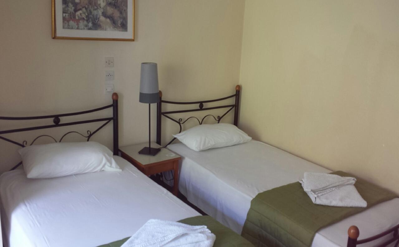 Hôtel Pagonion à Kamena Vourla Extérieur photo